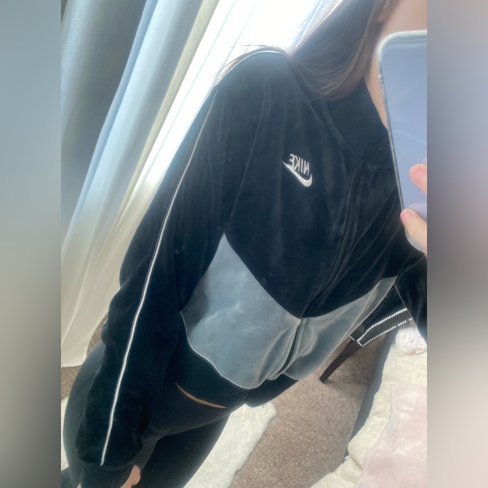 Vintage Nike Women's Black and Gray Jacket